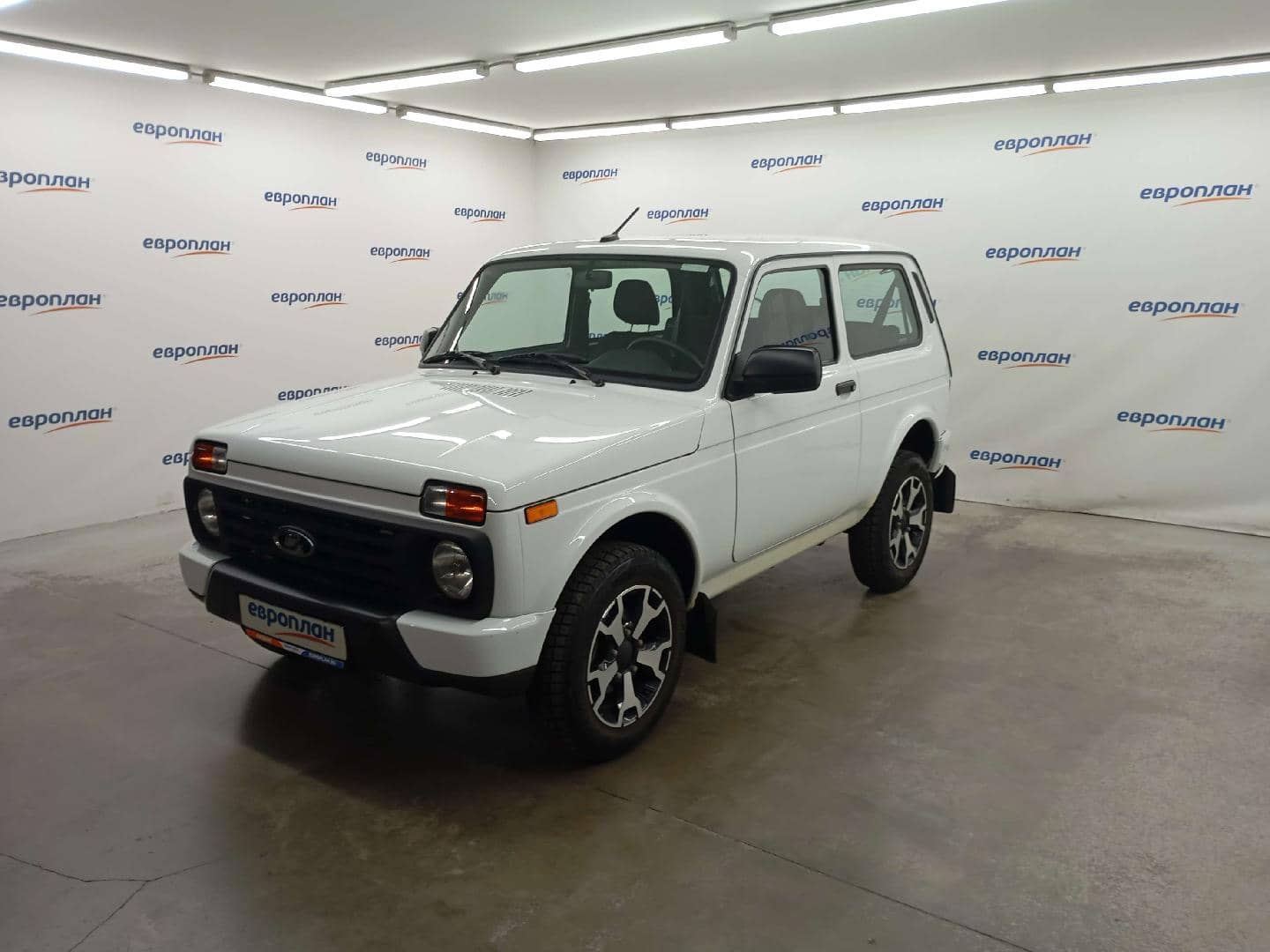 Lada Niva Legend 3 дв,  10 765 км, 2024 года в лизинг