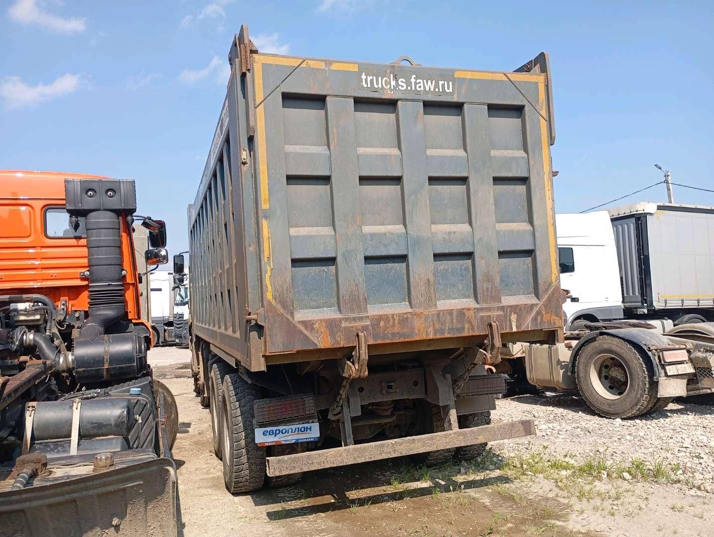 FAW CA3310P66K24T4E5 8х4,  141 345 км, 2023 года в лизинг