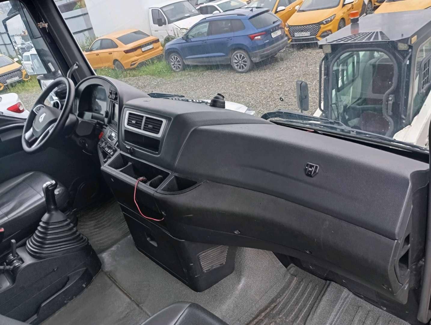 Sitrak С7Н 6×4 ZZ4256V364HE,  242 396 км, 2023 года в лизинг