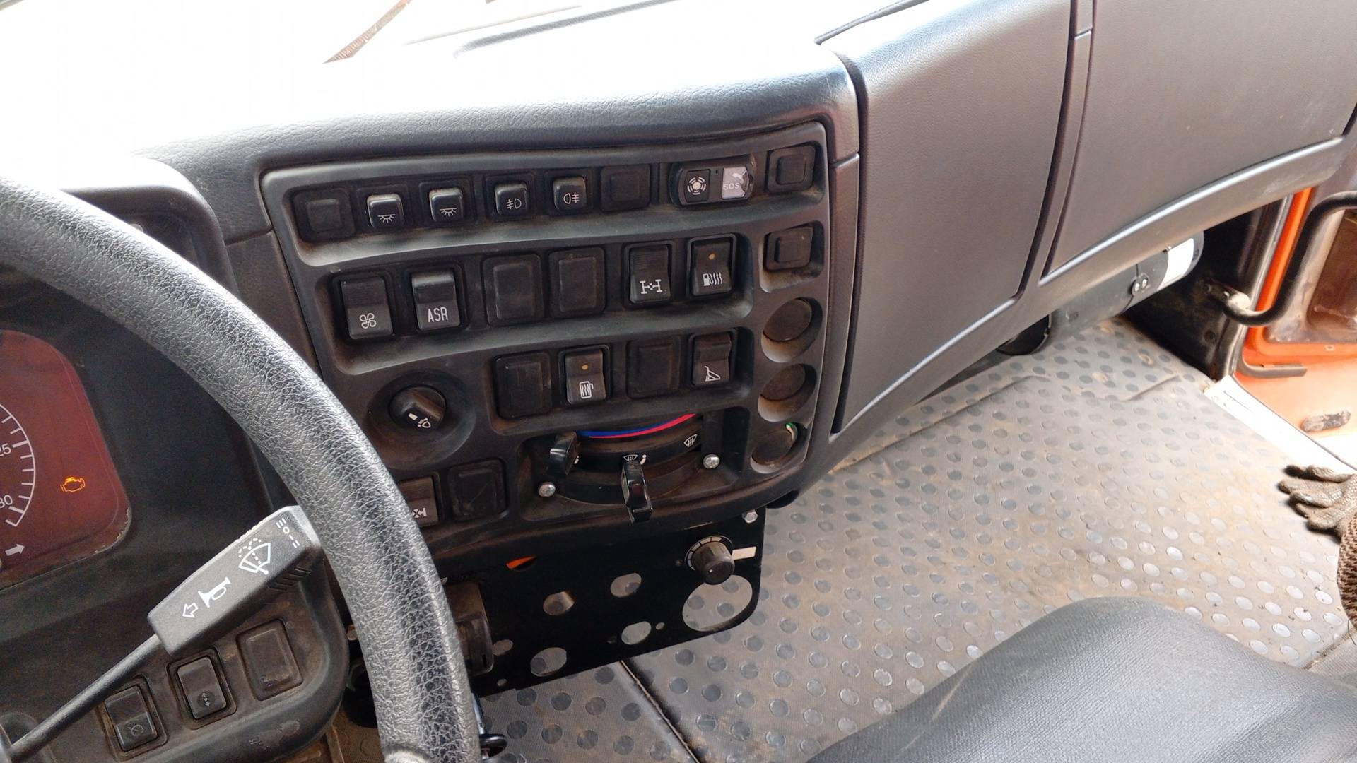 КАМАЗ 6540-48(A4),  14 796 км, 2023 года в лизинг