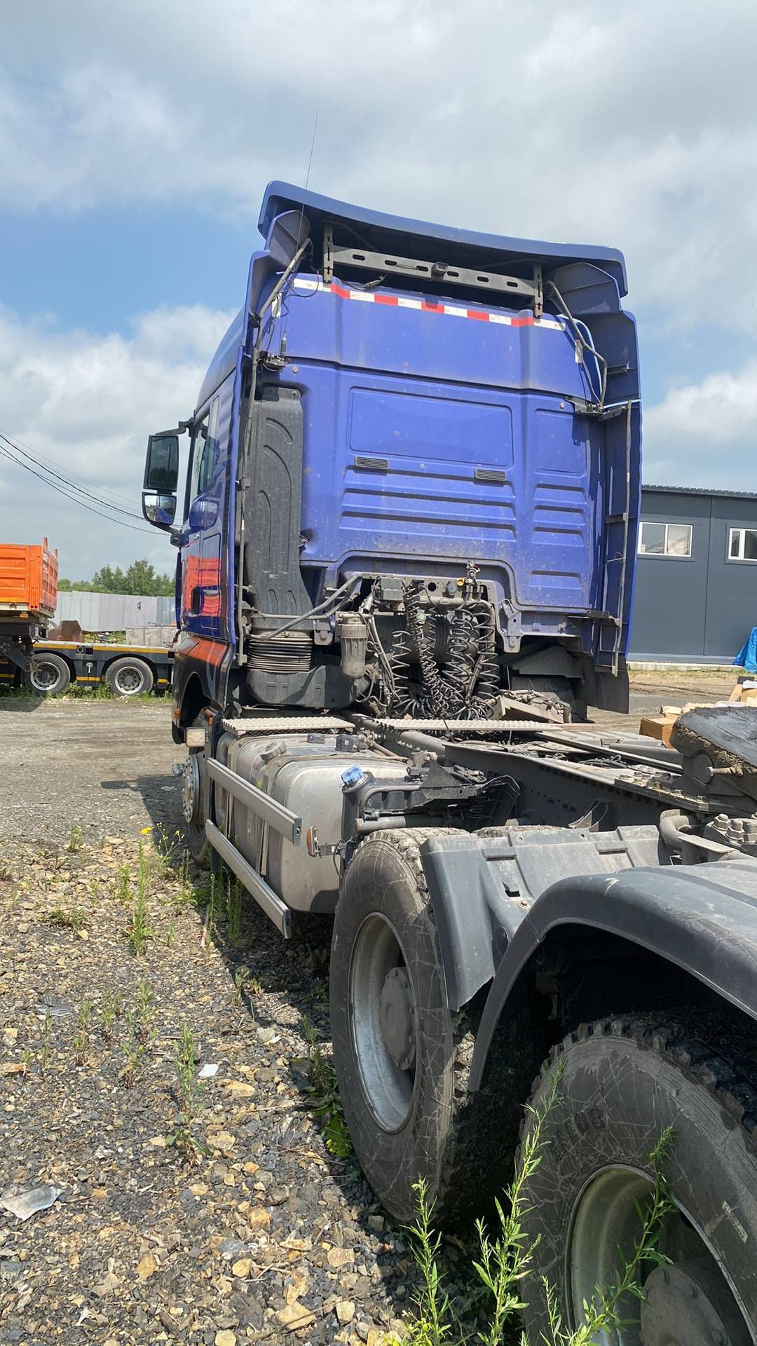 Sitrak С7Н MAX 6×4 ZZ4256V364HE,  267 443 км, 2022 года в лизинг