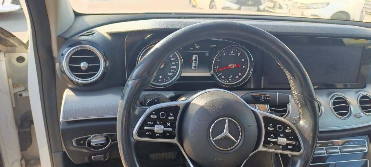 Mercedes-Benz E седан,  271 052 км, 2018 года в лизинг
