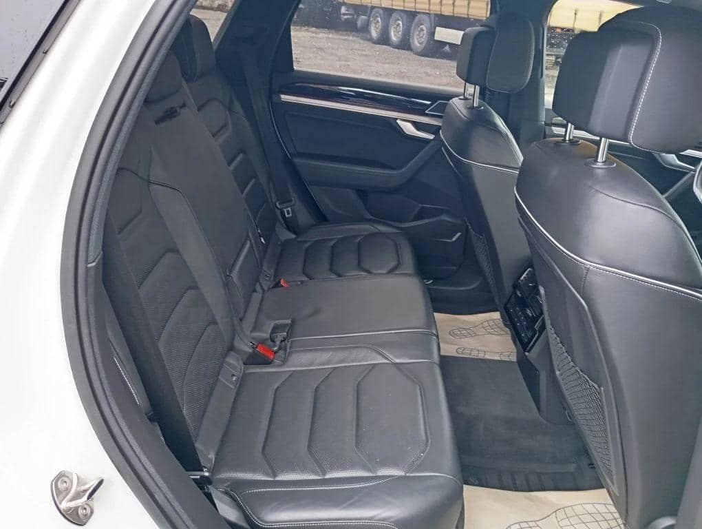 Volkswagen Touareg,  114 028 км, 2020 года в лизинг
