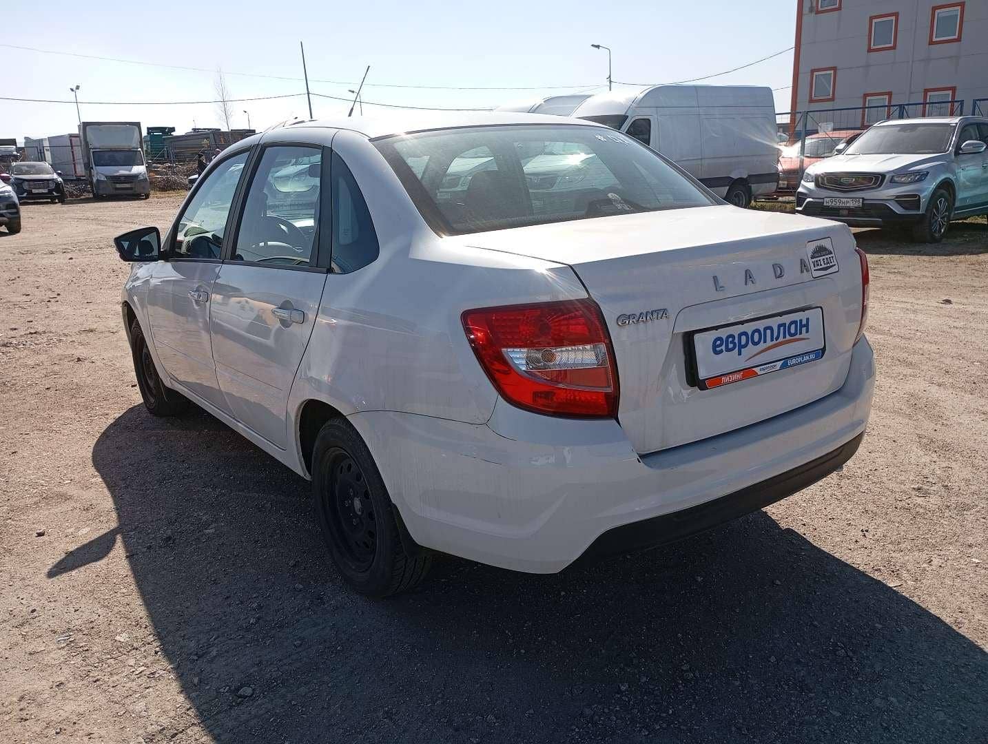 Lada Granta седан,  31 883 км, 2023 года в лизинг