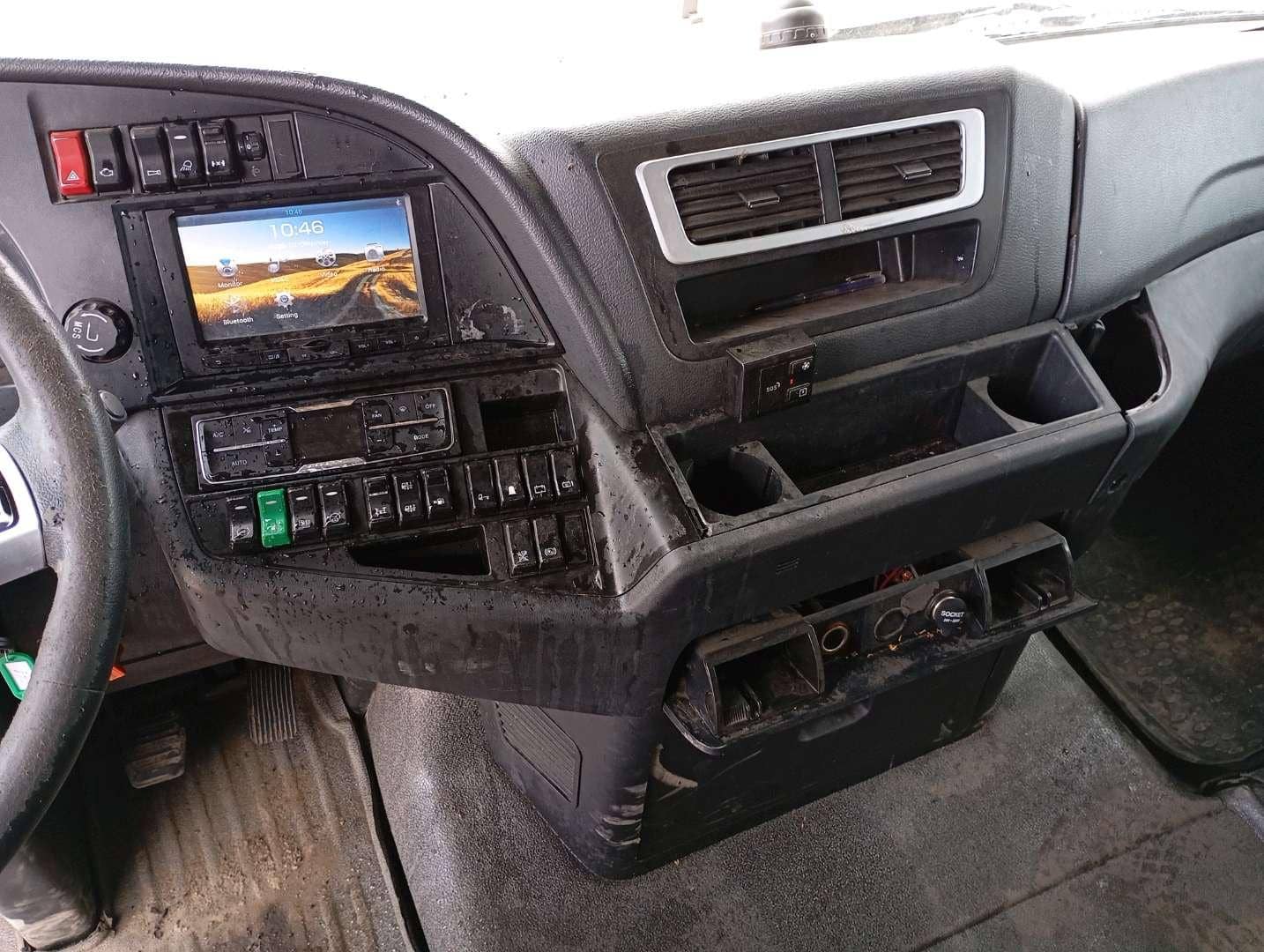 Sitrak C7H 4x2 ZZ4186V361HE,  700 000 км, 2022 года в лизинг