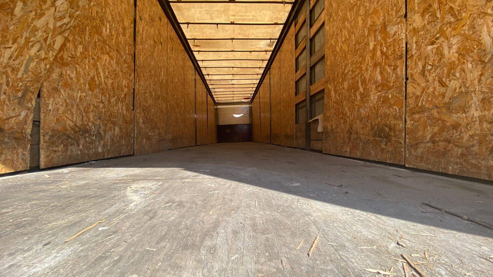 SCHMITZ Шторный 9084, 2017 года в лизинг