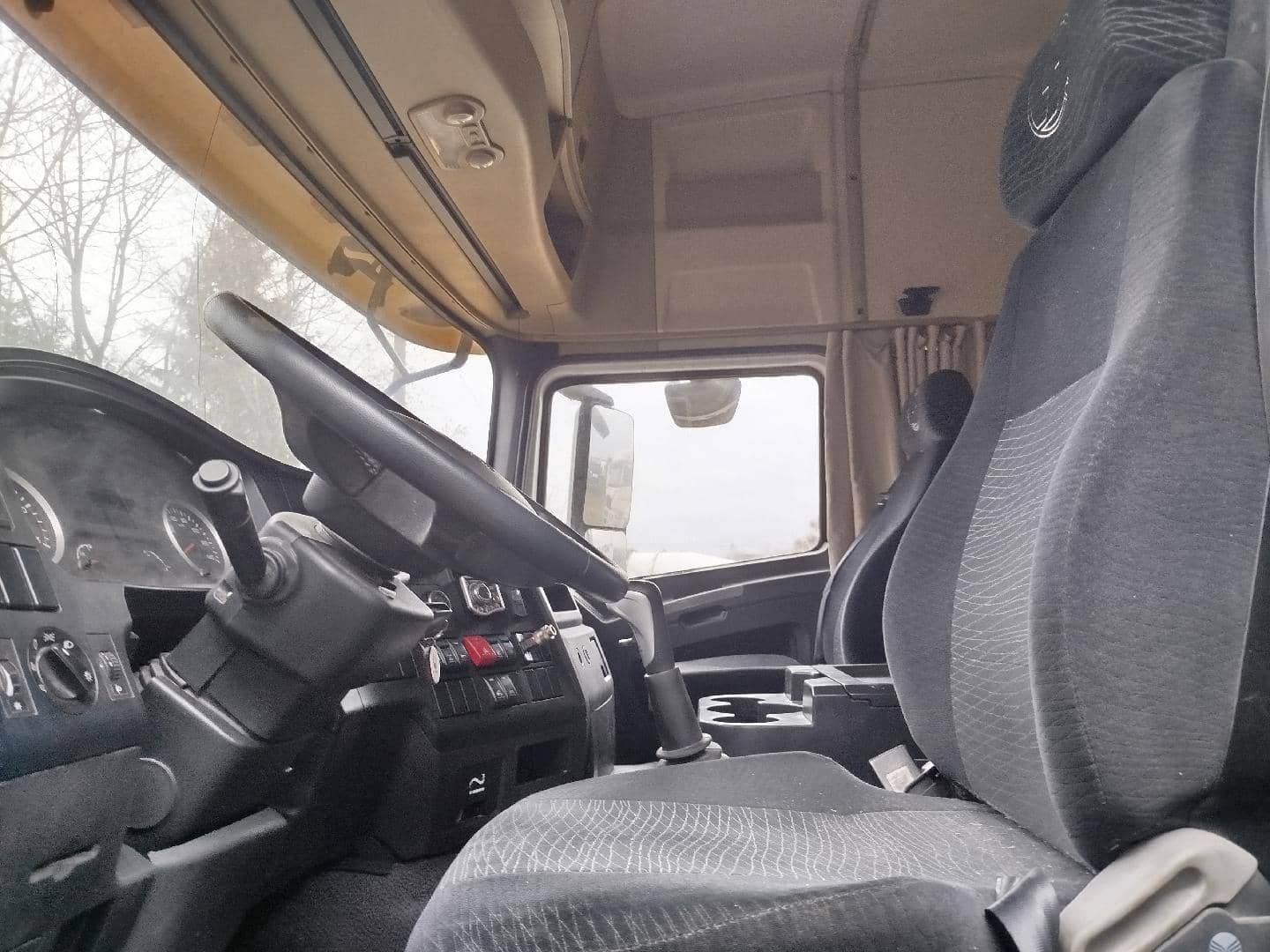 Shacman SX42584W324C,  279 812 км, 2022 года в лизинг