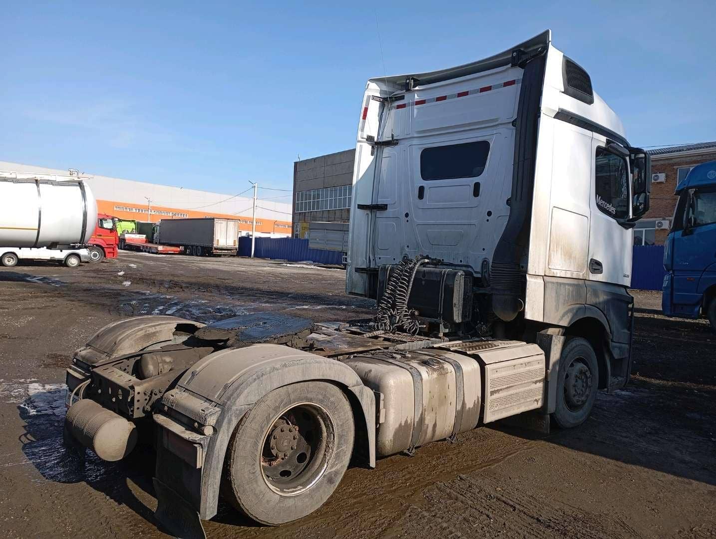 Mercedes-Benz Actros 1853,  306 028 км, 2023 года в лизинг
