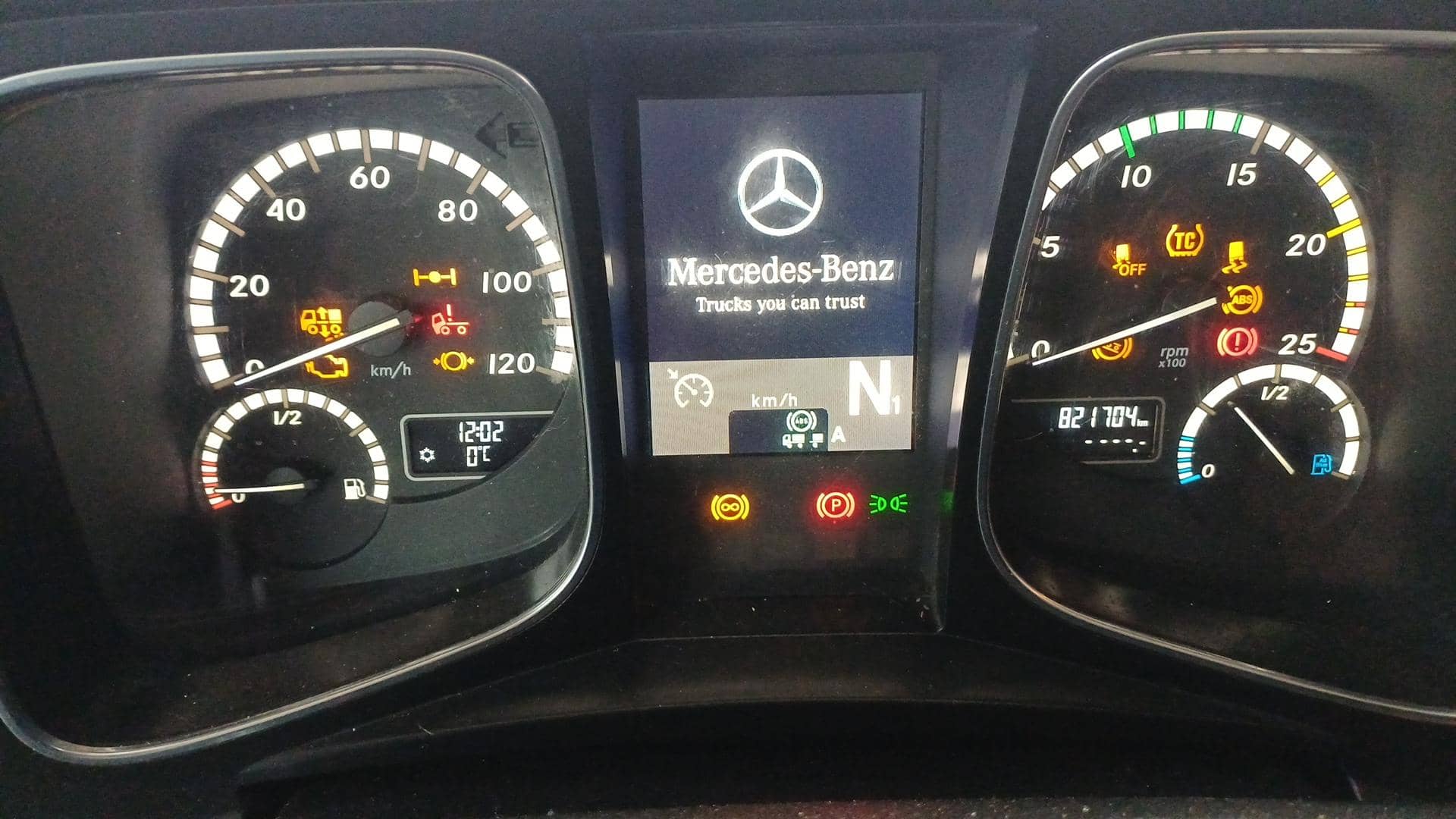 Mercedes-Benz Actros 5 1845 LS 4x2 (BigSpace),  821 704 км, 2018 года