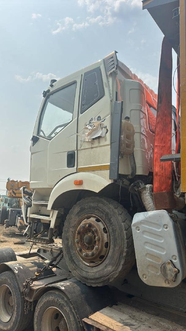 FAW CA3250P66K24T1E5 6х4,  140 625 км, 2022 года