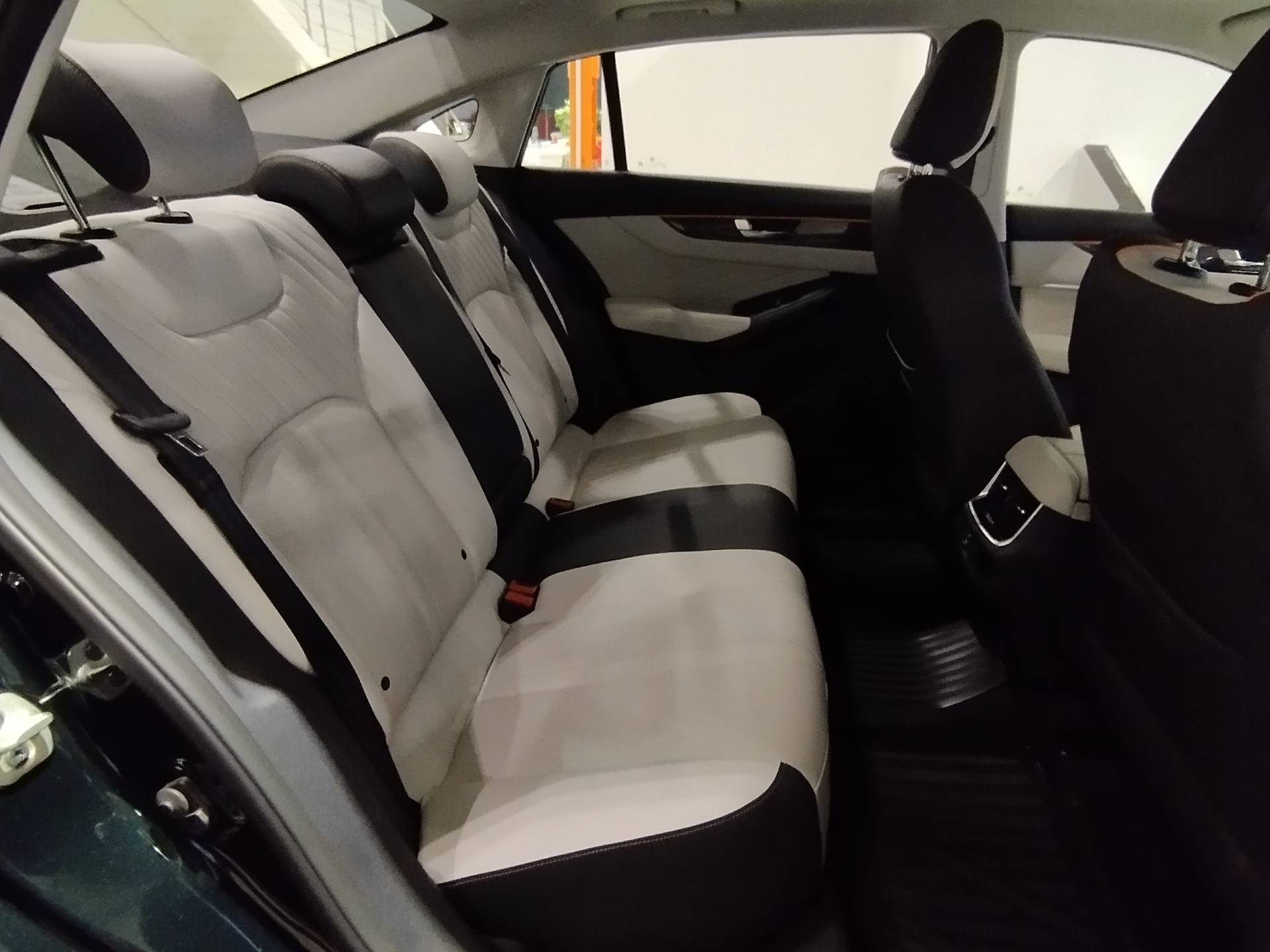 DongFeng Shine Max Luxury 1.5T DCT