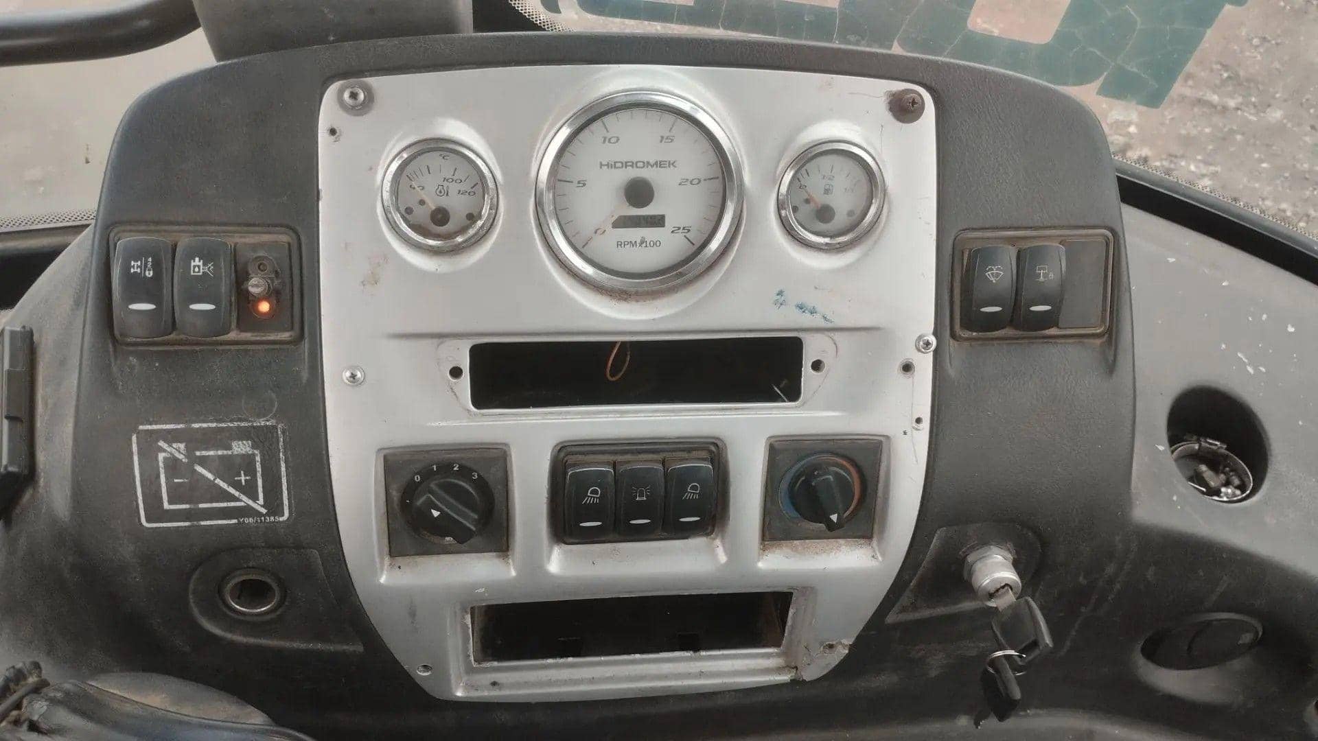 HIDROMEK HMK102S,  18 673 км, 2013 года в лизинг