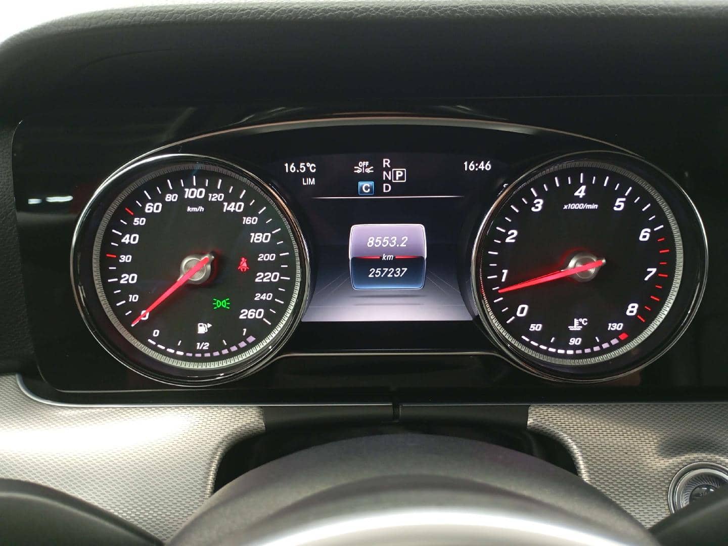 Mercedes-Benz E седан,  257 236 км, 2020 года в лизинг