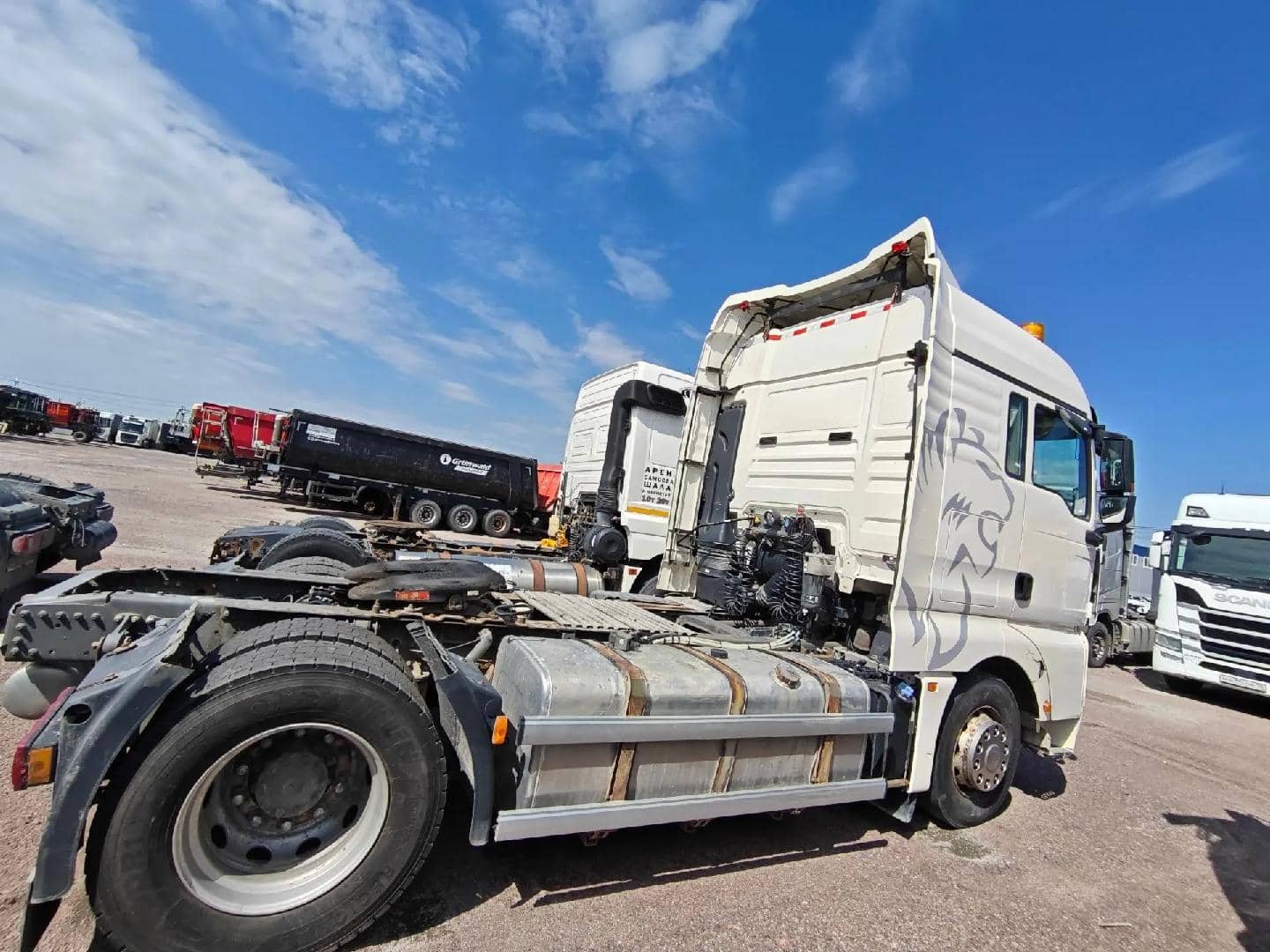 Sitrak C7H MAX 4x2 ZZ4186V361HE,  329 939 км, 2023 года в лизинг