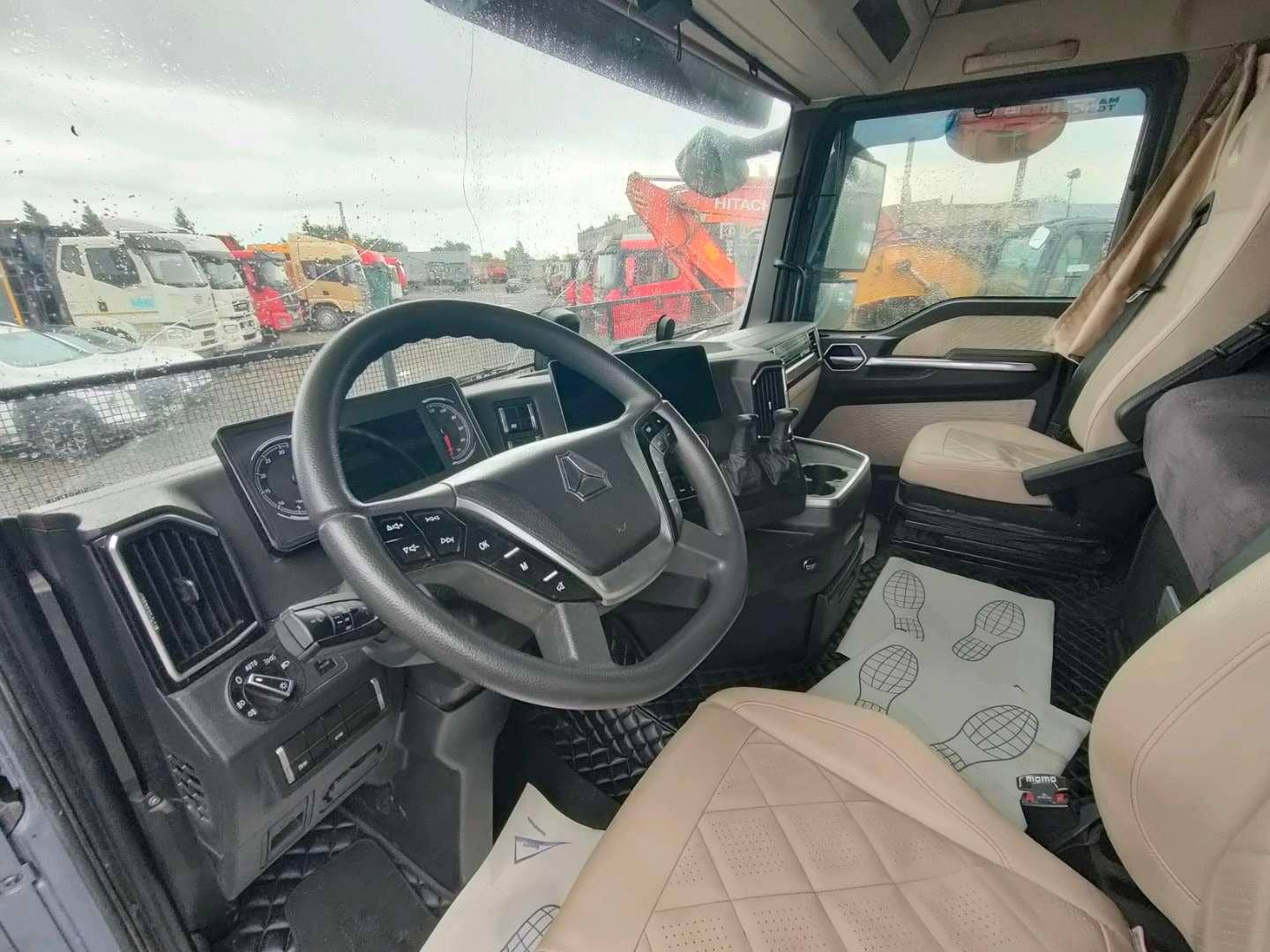 Sitrak С7Н MAX 6×4 ZZ4256V364HE,  242 592 км, 2023 года в лизинг