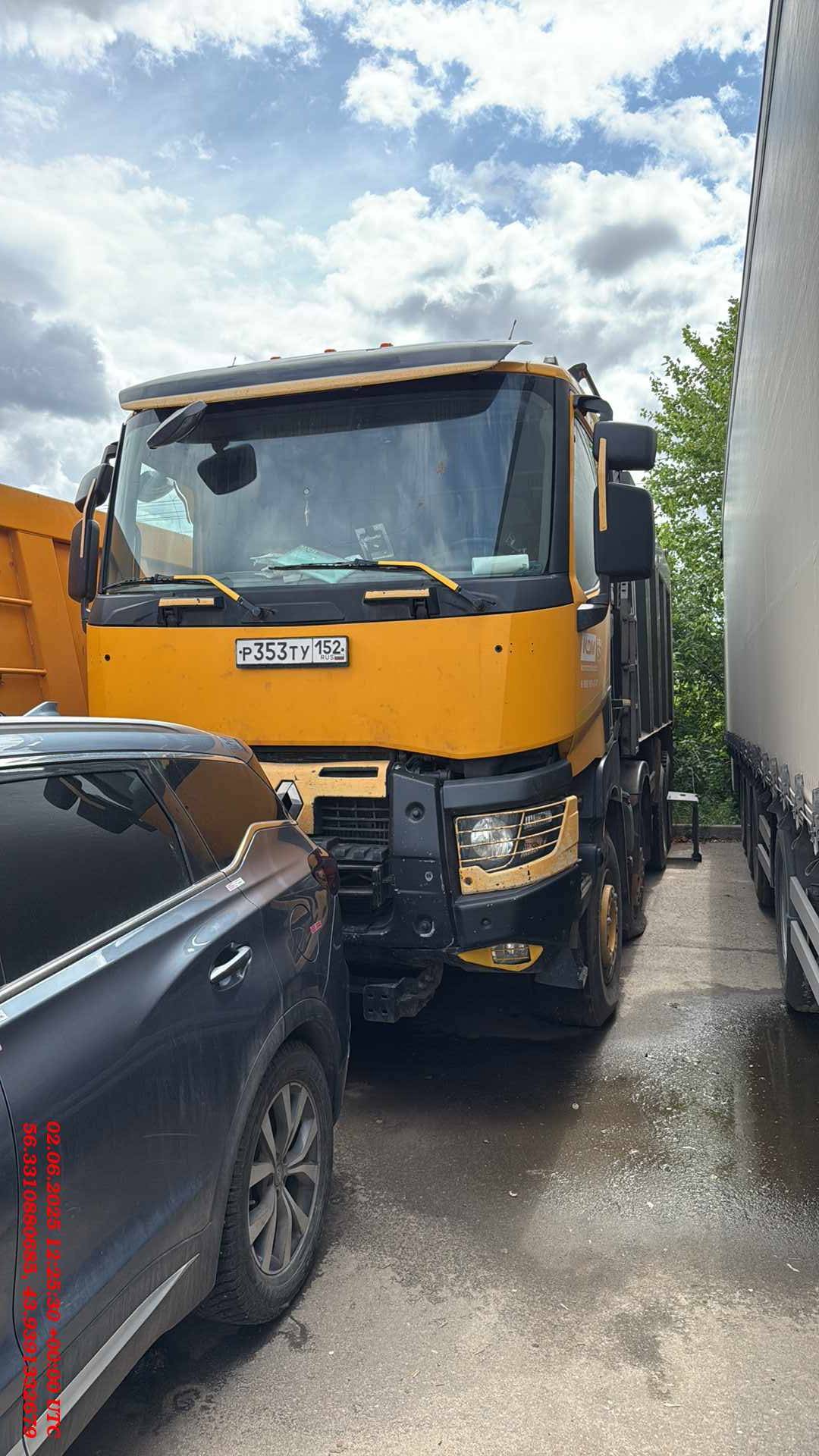 Renault К 440 8X4 (Day cab)