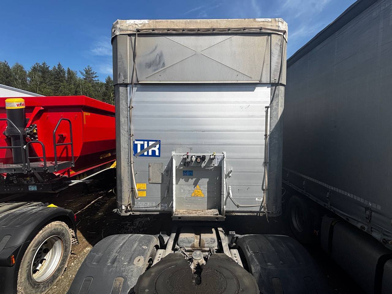 SCHMITZ Шторный 9084, 2017 года в лизинг