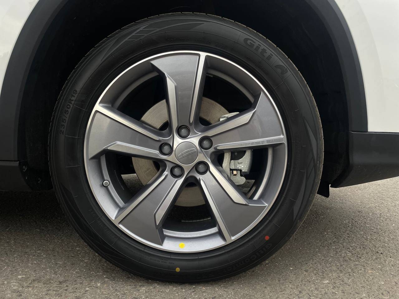 Geely Okavango Flagship 2.0T 7DCT 2WD