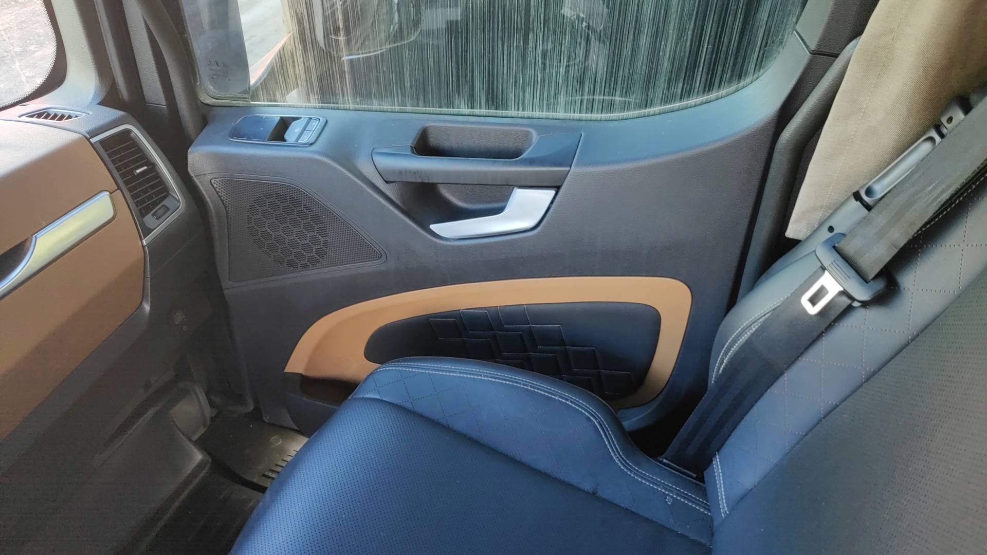 Shacman SX4188YY381,  362 000 км, 2023 года в лизинг