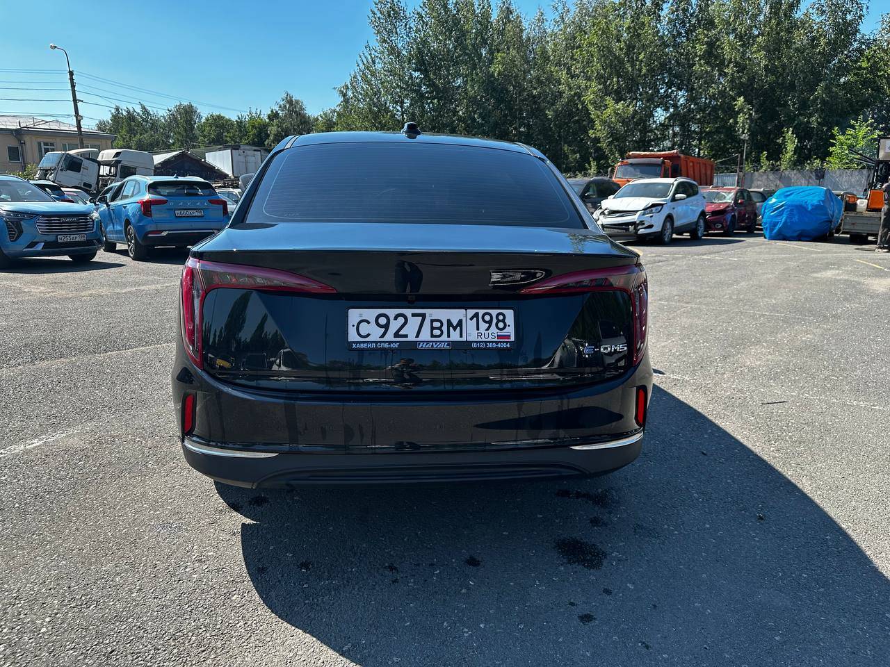 Hongqi E-QM5,  10 634 км, 2022 года в лизинг