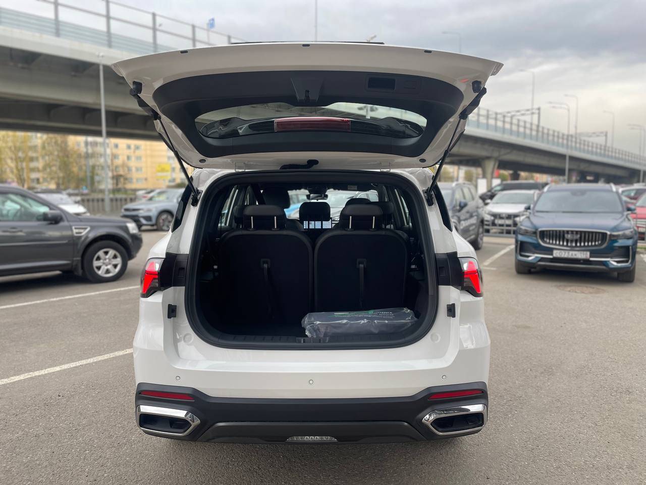 Geely Okavango Flagship 2.0T 7DCT 2WD