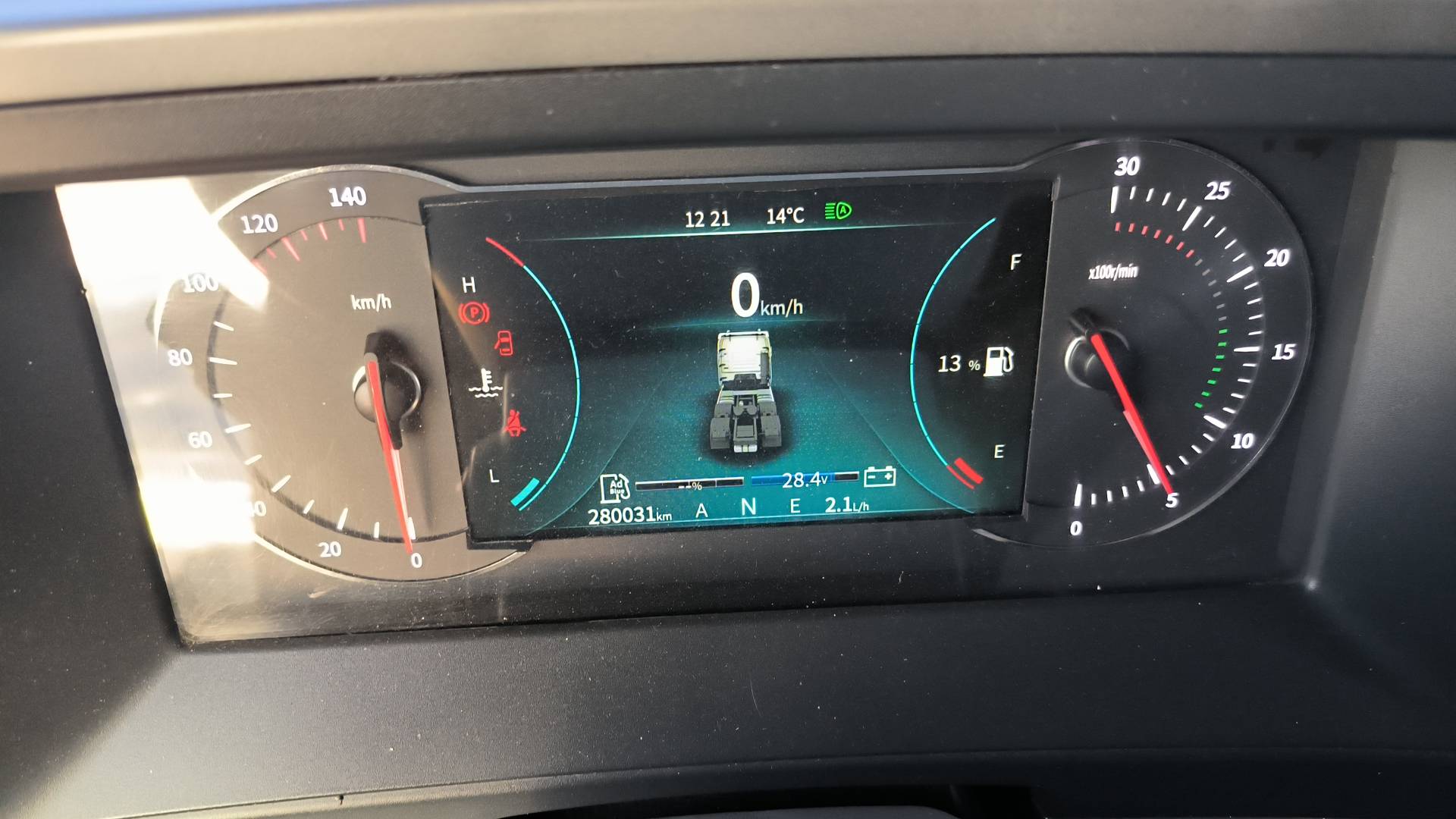 DongFeng DFH4180 4x2,  280 031 км, 2022 года в лизинг