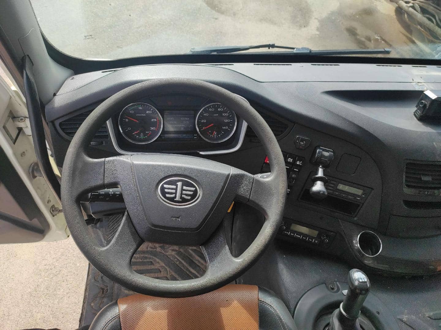 FAW CA3250P66K24L1TE5 6x6,  133 063 км, 2023 года в лизинг