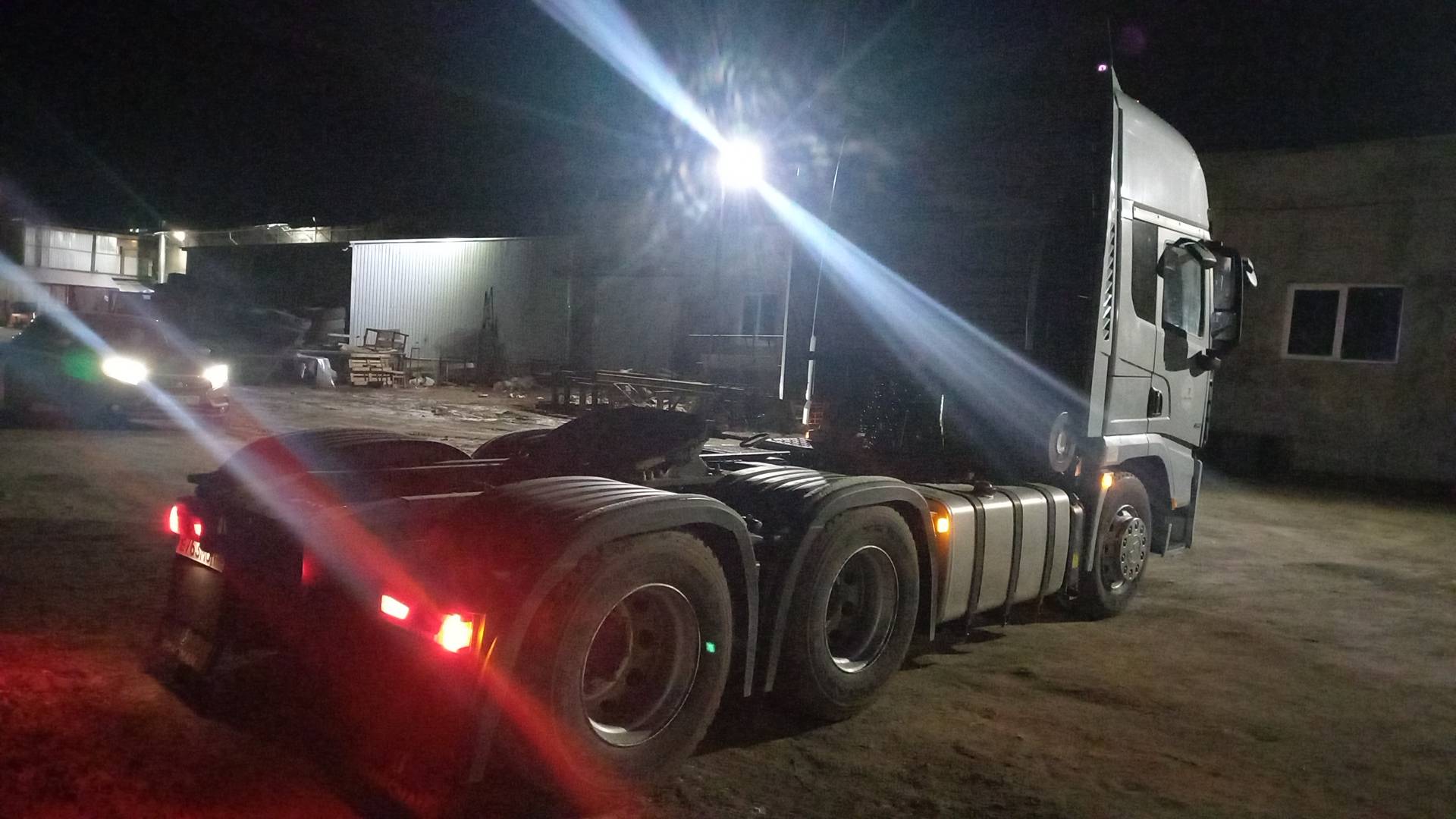 Shacman SX42566V324,  99 158 км, 2024 года в лизинг