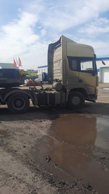 Shacman SX42584W324C