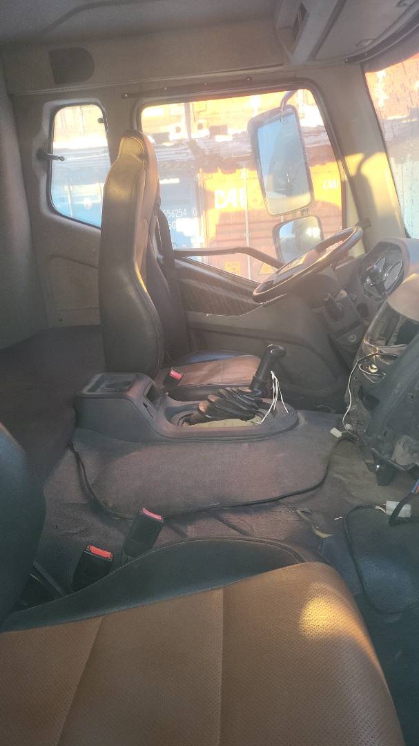 FAW CA3310P66K24T4E5 8х4,  185 000 км, 2022 года в лизинг