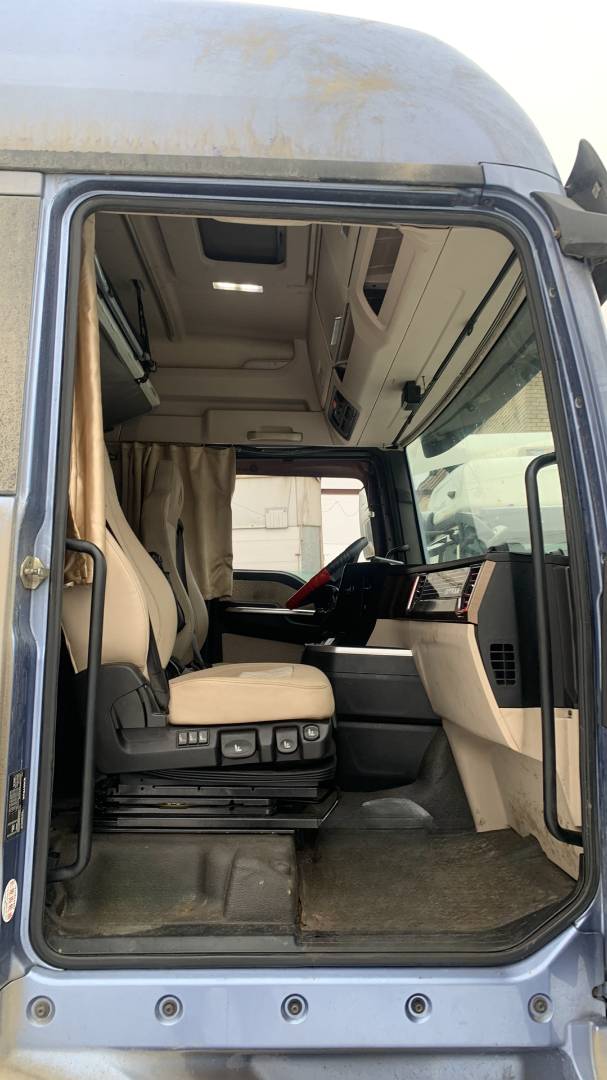 Sitrak C7H 4x2 ZZ4186V361HE,  491 496 км, 2023 года в лизинг