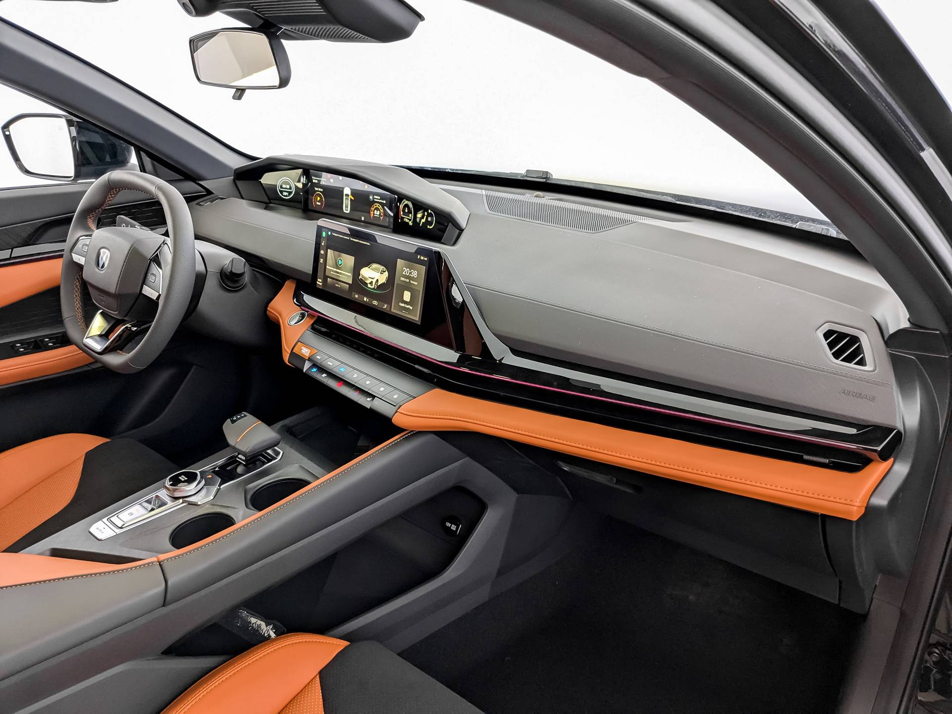 Changan Uni-V 1.5 7DCT Luxe