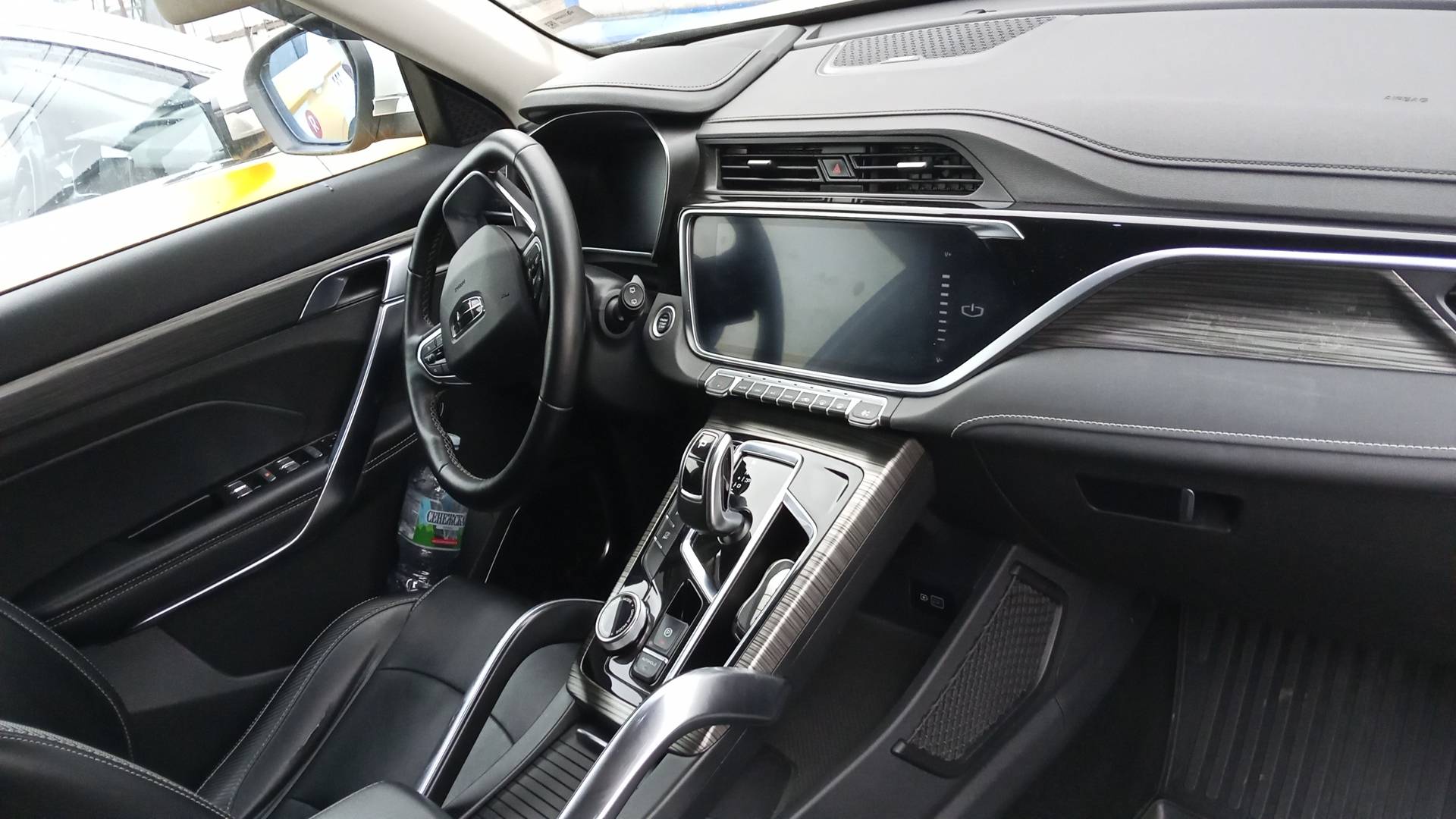 Geely Atlas Pro,  124 983 км, 2024 года в лизинг