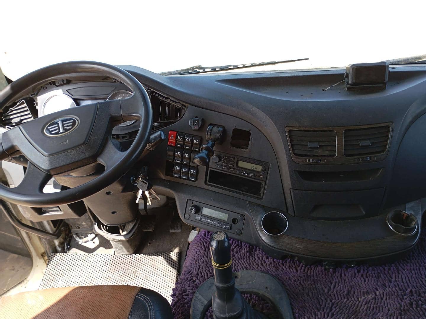 FAW CA3250P66K24T1E5 6х4,  102 463 км, 2022 года в лизинг