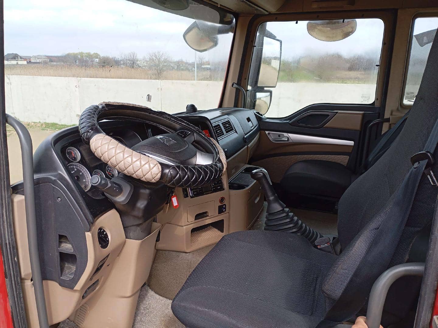 HOWO Sitrak C7H 8x4,  326 511 км, 2022 года в лизинг