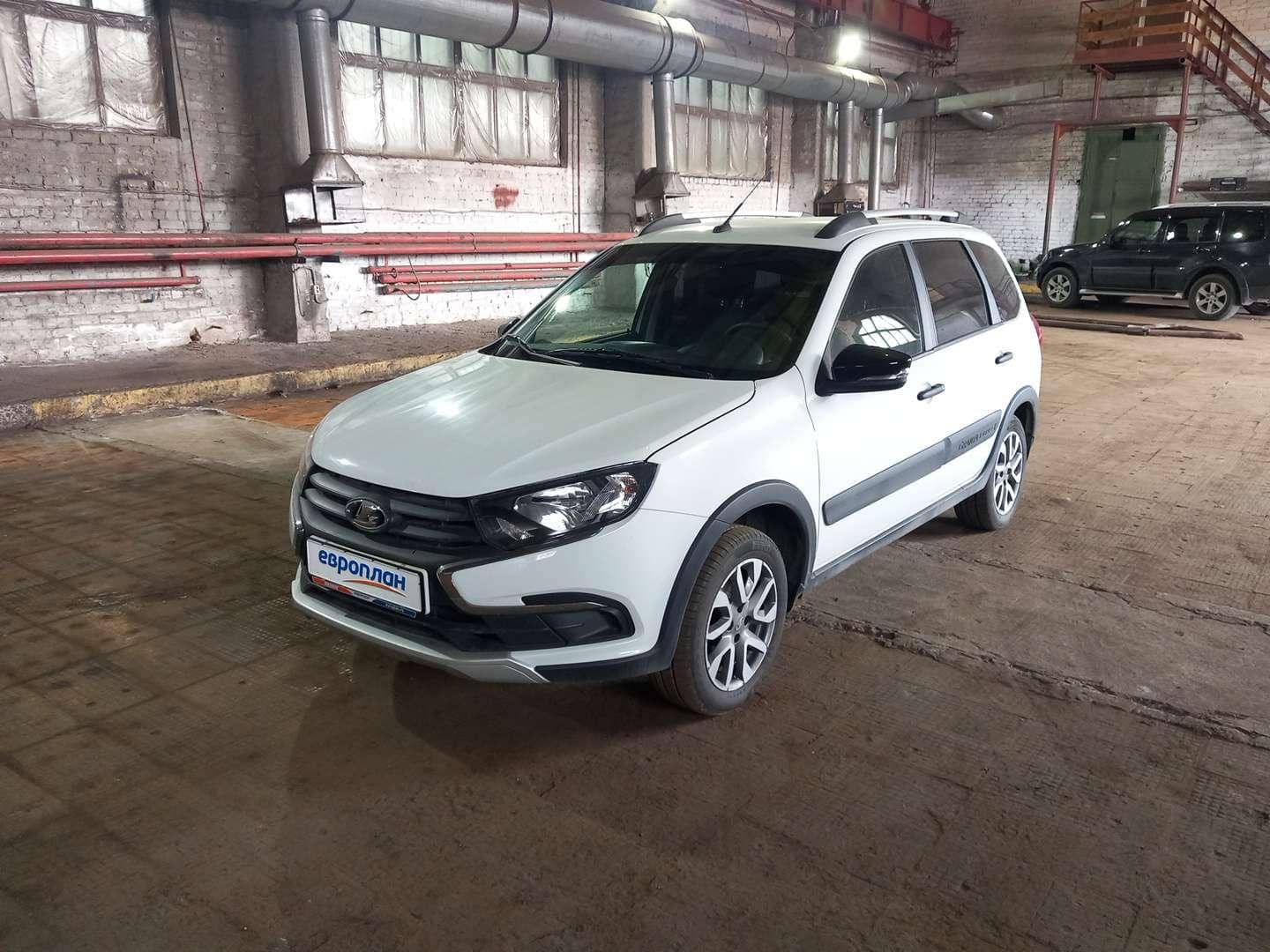 Lada Granta Кросс,  11 946 км, 2023 года в лизинг