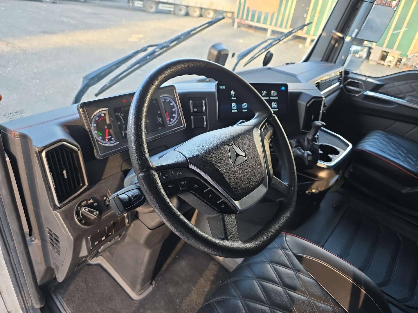 Sitrak C7H MAX ZZ4186V391HE,  209 020 км, 2024 года в лизинг