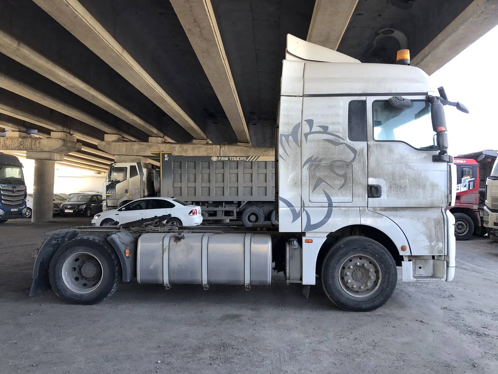 Sitrak C7H 4x2 ZZ4186V361HE,  369 933 км, 2023 года в лизинг