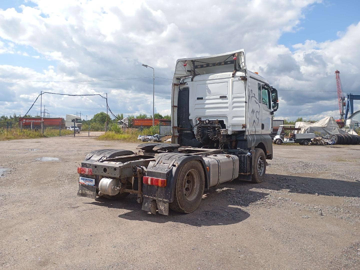 Sitrak C7H 4x2 ZZ4186V361HE,  439 840 км, 2023 года в лизинг