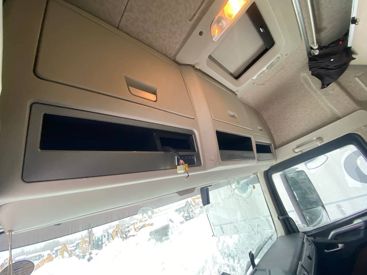 FAW CA4250P77K25T1E5 6x4,  126 776 км, 2024 года в лизинг