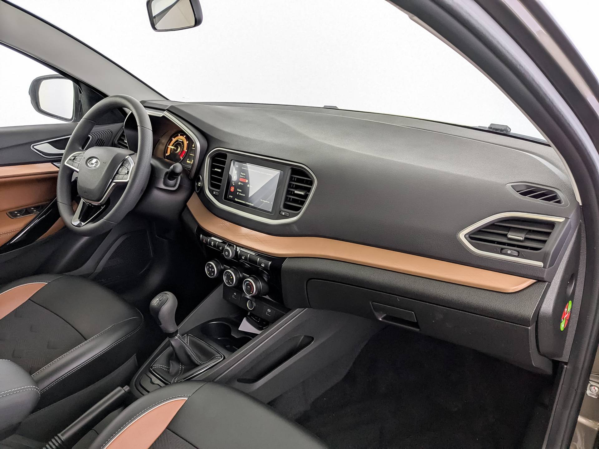 Lada Vesta SW Cross Life 24 1.6 106hp 5MT