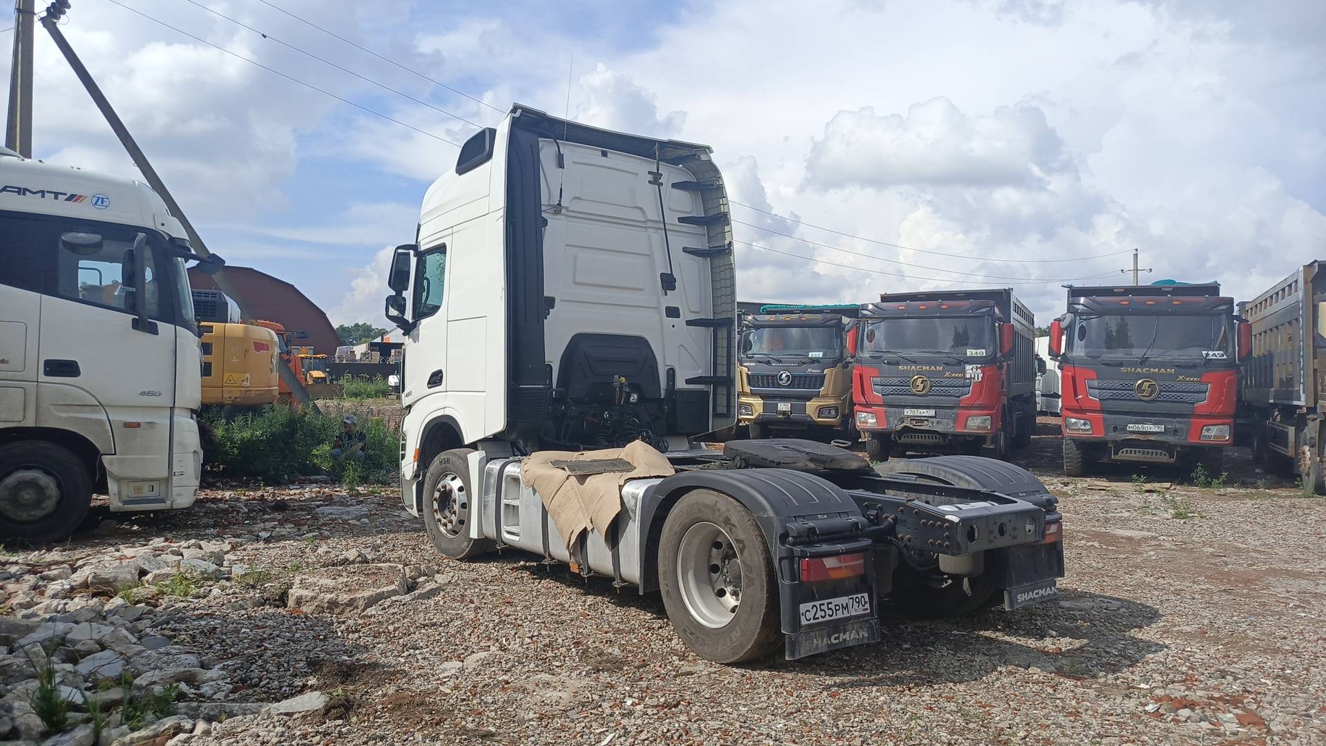 Shacman SX4188YY381,  308 060 км, 2023 года в лизинг