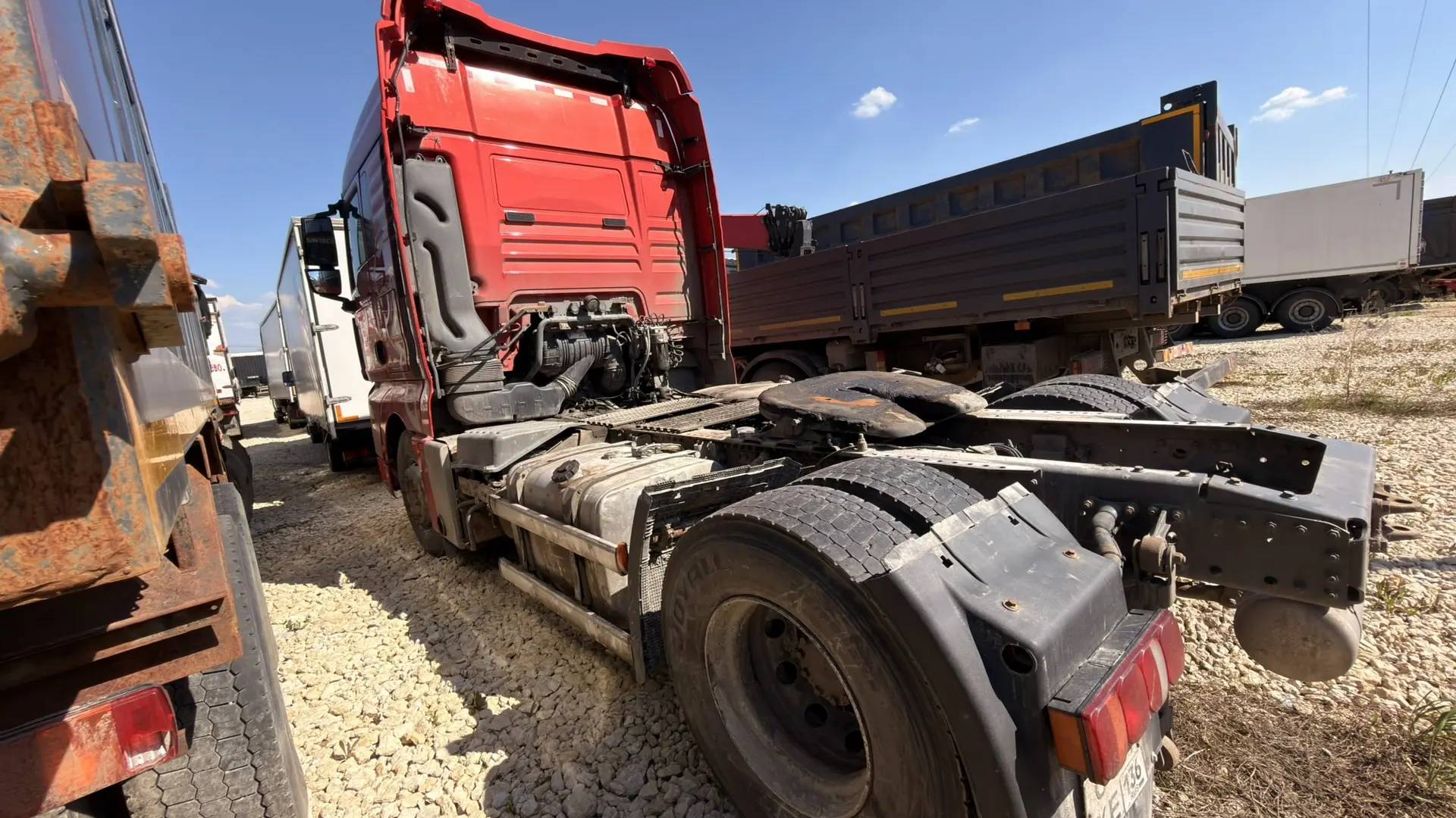 Sitrak C7H 4x2 ZZ4186V361HE,  367 836 км, 2023 года в лизинг