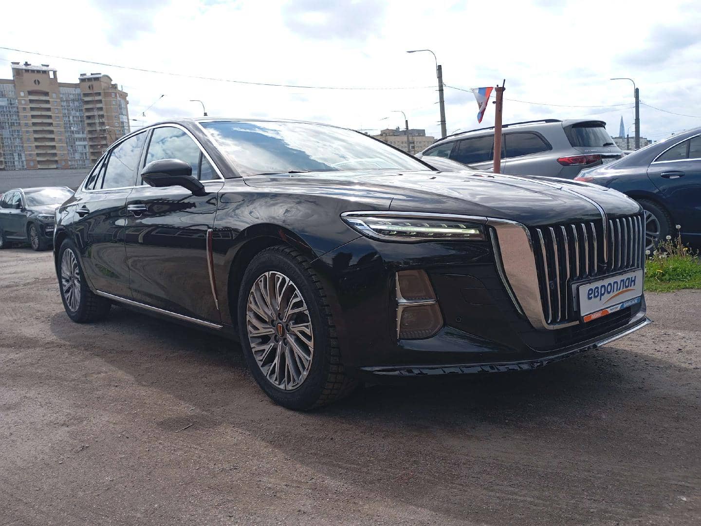 Hongqi H5,  120 688 км, 2024 года в лизинг