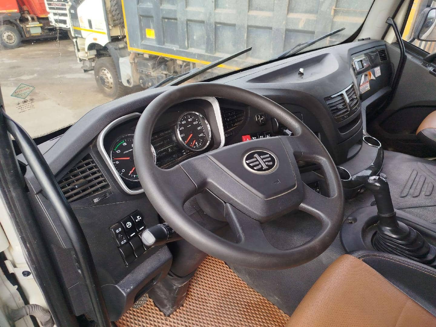 FAW CA3250P66K24L1TE5 6x6,  78 489 км, 2023 года в лизинг