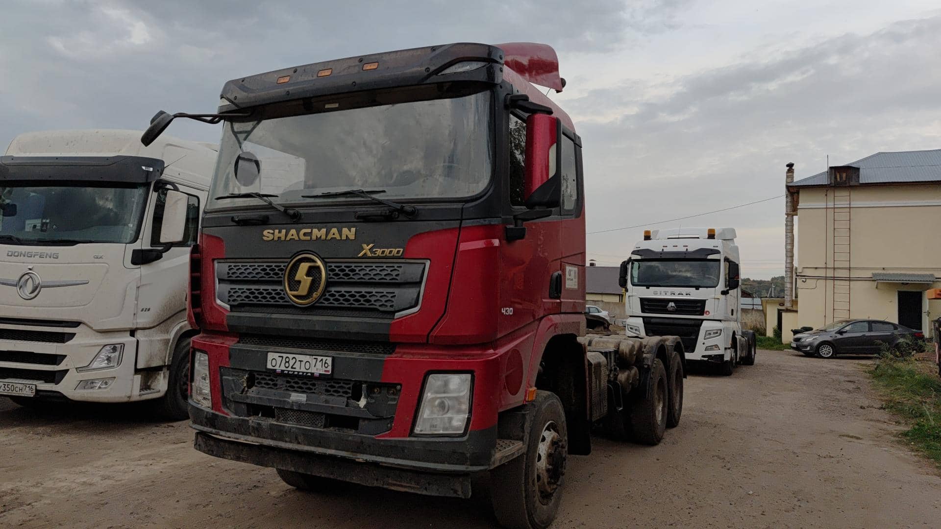 Shacman SX42586V385,  212 895 км, 2022 года в лизинг