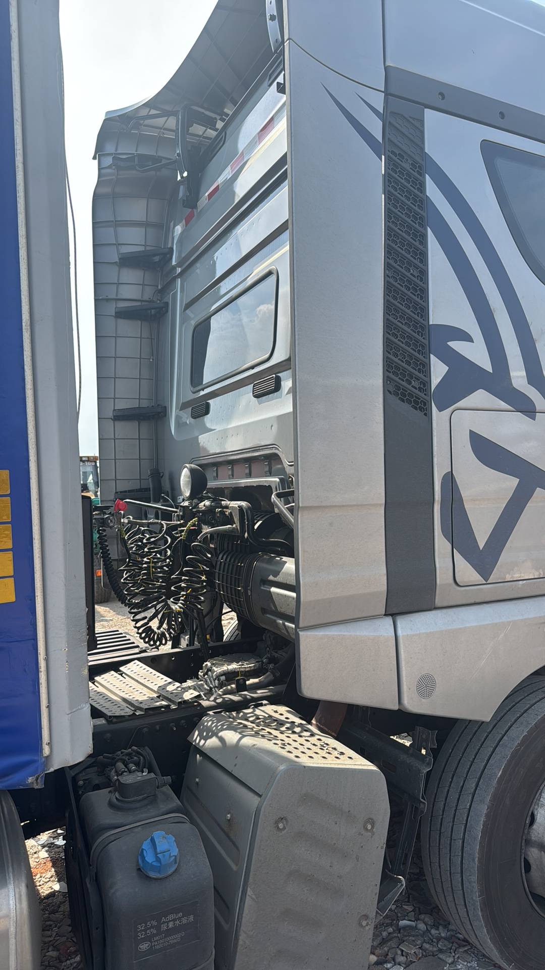 FAW CA4180P25K15E5A80 4x2,  109 459 км, 2023 года в лизинг