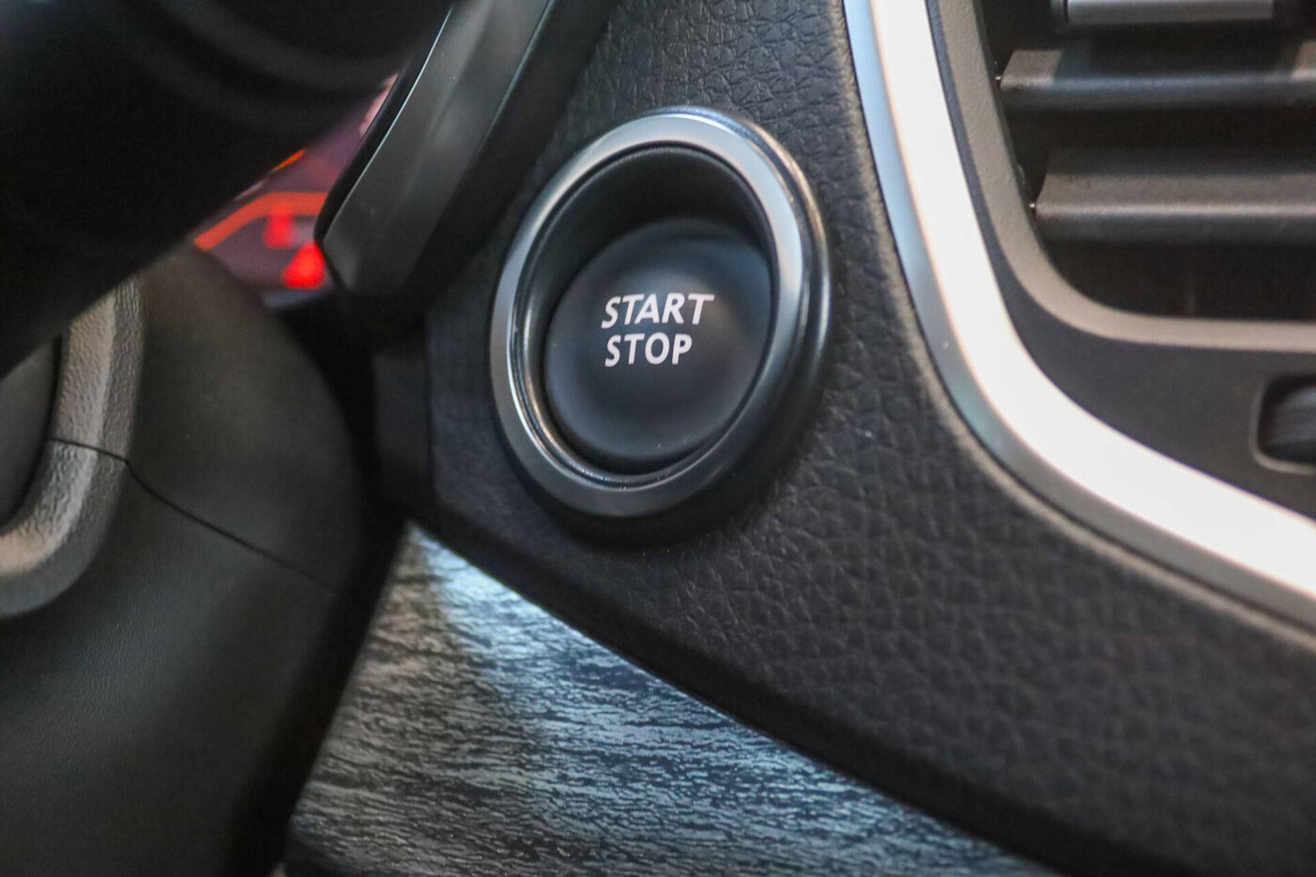 Lada Aura 1.8 CVT 2WD Status