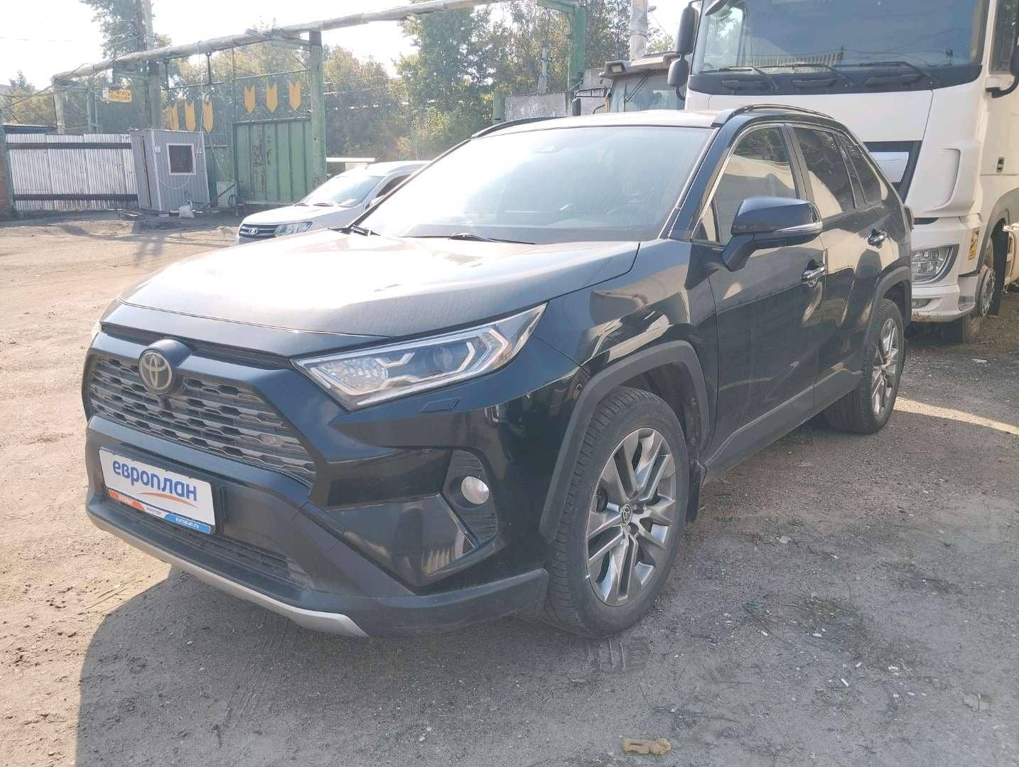 Toyota RAV4,  133 213 км, 2021 года в лизинг
