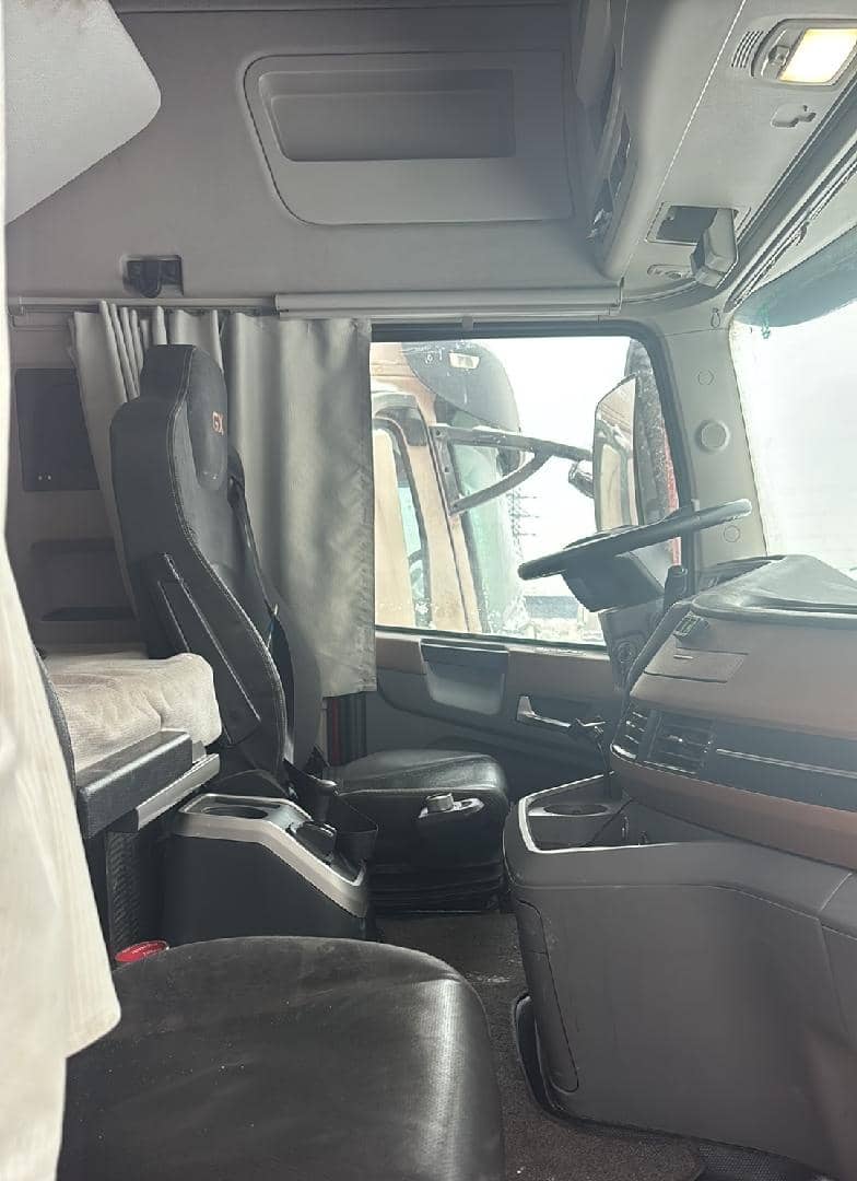 DongFeng GX DFH4180 4x2,  434 047 км, 2023 года в лизинг
